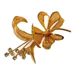 Vintage Filigree Gold Tone Flower Brooch Rhinestone Spray Mid Century Pin